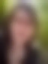 Chatter avec labrunette et des femmes célibataires vers Guilvinec