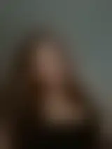 Chatter avec yasmiinee et des femmes célibataires vers Le Mans