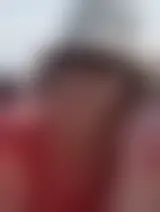 Chatter avec clarisse310100b et des femmes célibataires vers Condom