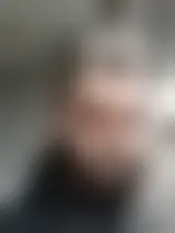Chatter avec vassagius472413366 et des hommes célibataires vers Moussan